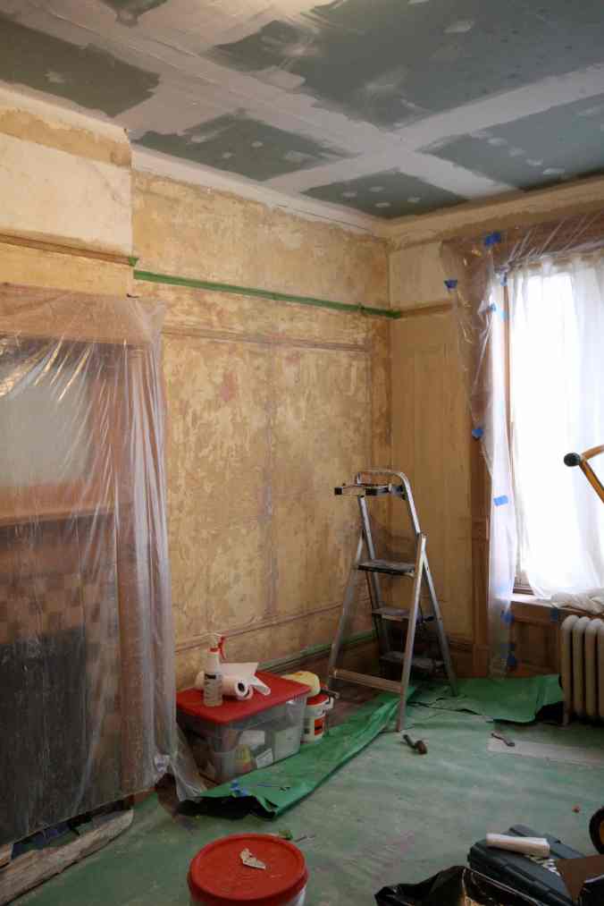 17 Bedroom Stripped Wall