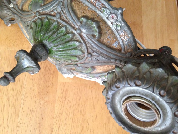 victorian light fixture detail3